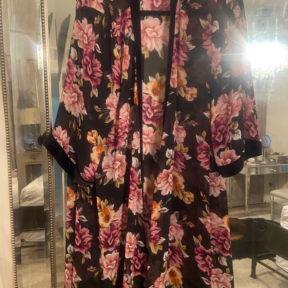Floral Sheer Kimono torrid 1/2 large /xl high low